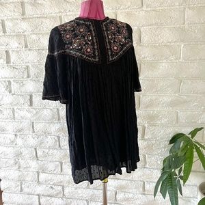 Vintage Black Embroidery Tunic Size Small